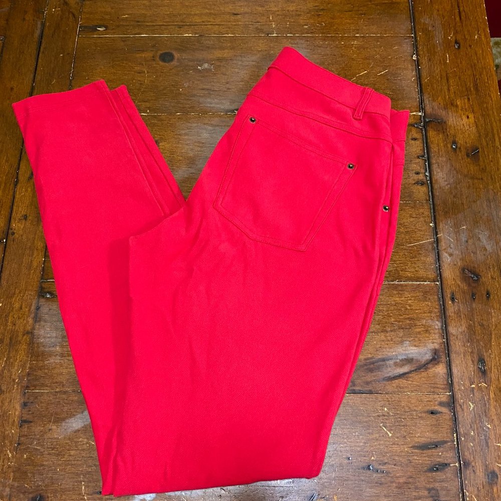 SOLD!! HUE New Without Tags Leggings